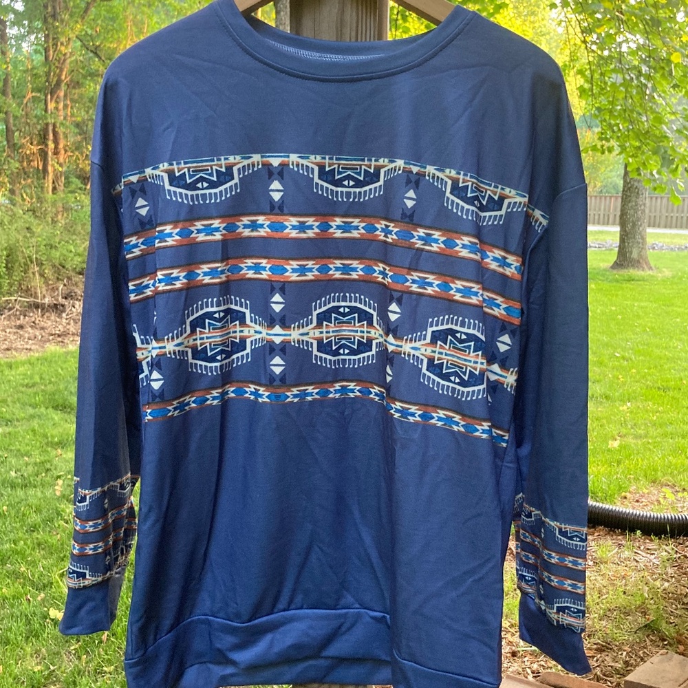 Riffazack Sweatshirt. Size S. Western geometric color block pattern.